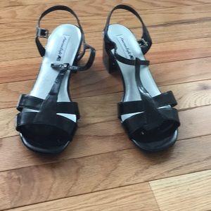 Black new low heeled sandals